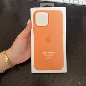 iPhone 13 Pro Max Silicone Case (Mag Safe)  Marigold
